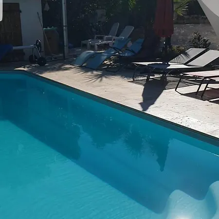 F1 Moderne Avec Piscine Privee Et Vue Sur Le Garlaban Aubagne