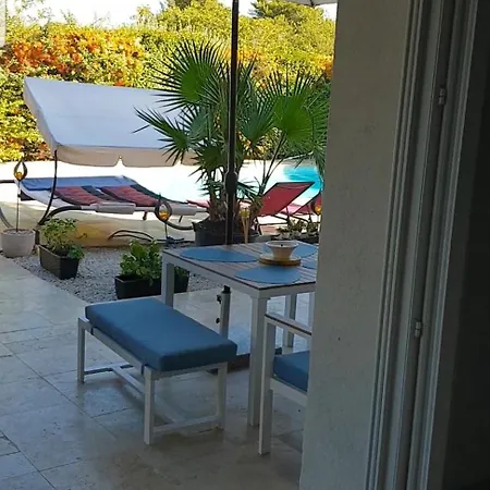 Holiday home F1 Moderne Avec Piscine Privee Et Vue Sur Le Garlaban Aubagne