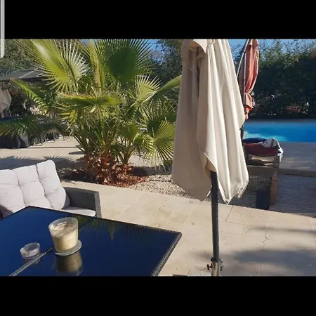 F1 Moderne Avec Piscine Privee Et Vue Sur Le Garlaban Aubagne